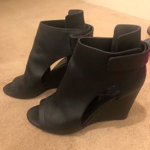 Vince wedge sandal